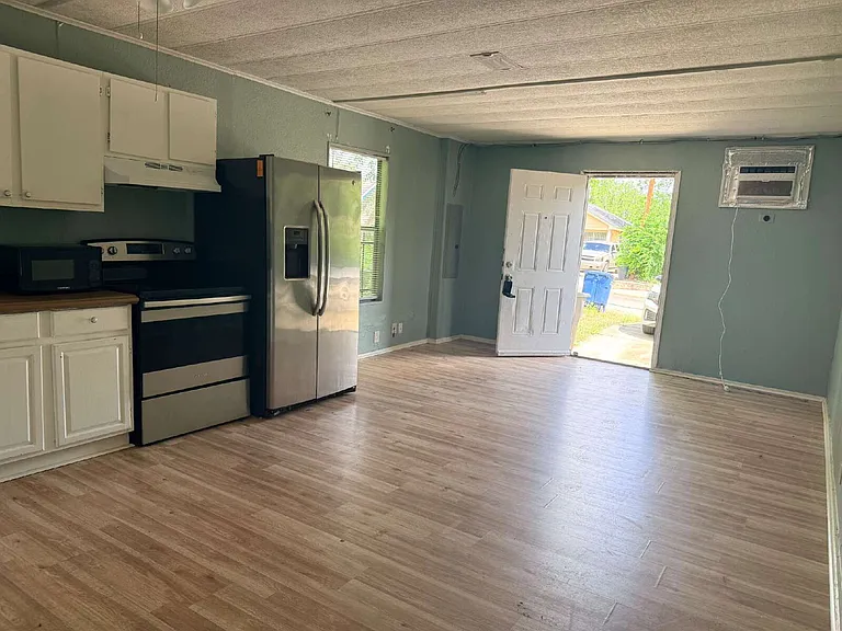 1410 Avant Ave #2 — Photo 7