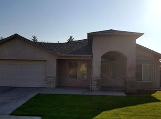 4581 W Sample Ave, Fresno, CA 93722