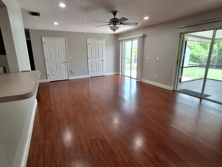 2811 SE Eagle Dr — Photo 8