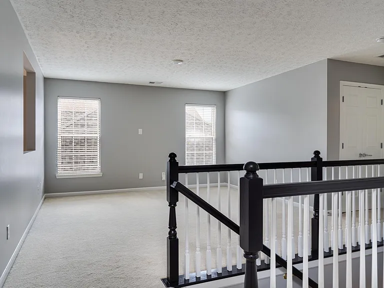 2nd floor: Bonus living area