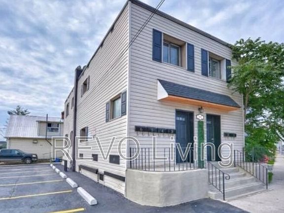 5th image of 292 Welland Ave #Ave4