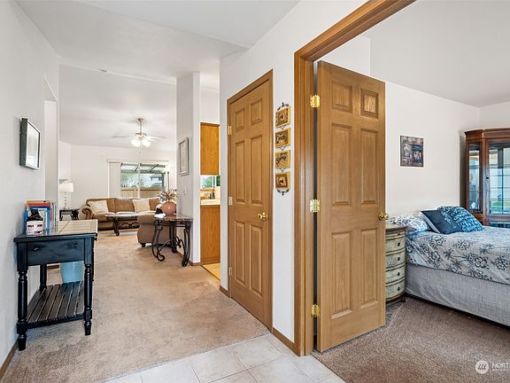 4th image of 10800 184th Avenue E