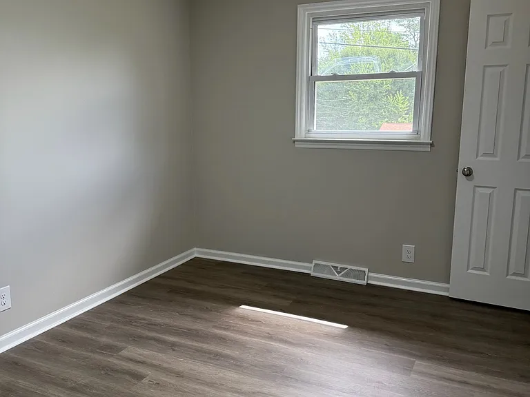 2629 Paula Dr — Photo 10