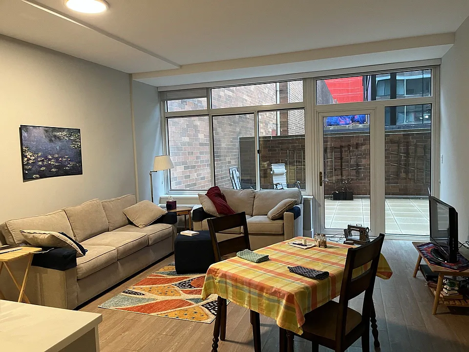 211 E Ohio St