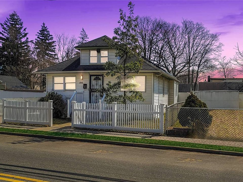 1st image of 186 Washington Ave