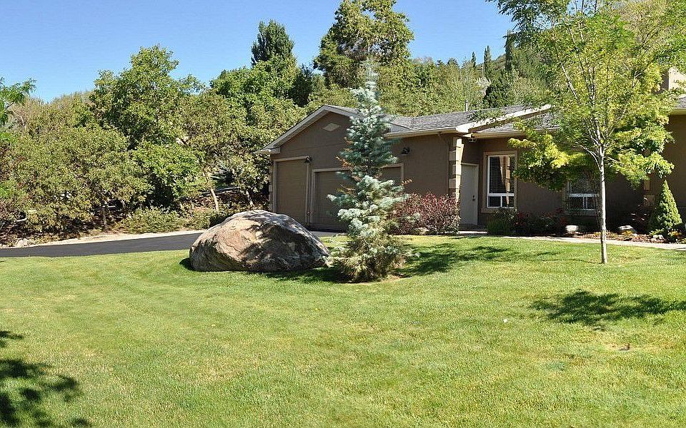 2nd image of 2566 E Woodland Dr