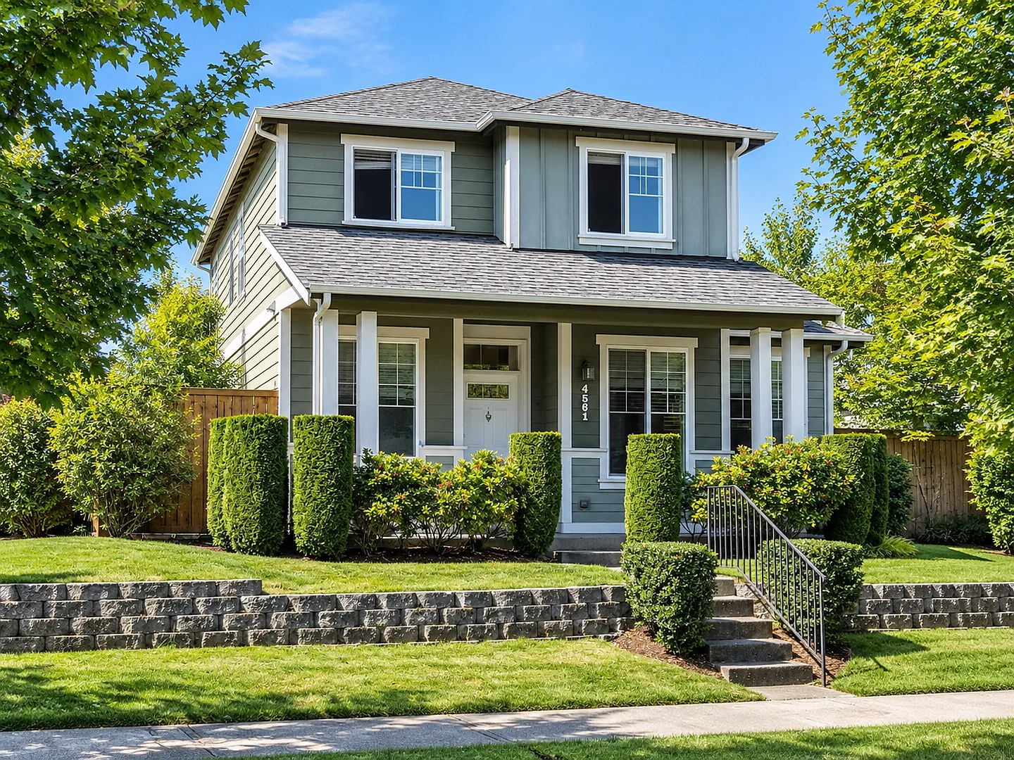 3 Bedroom Home with Loft - Brand New Carpet - Available Now — Photo 1
