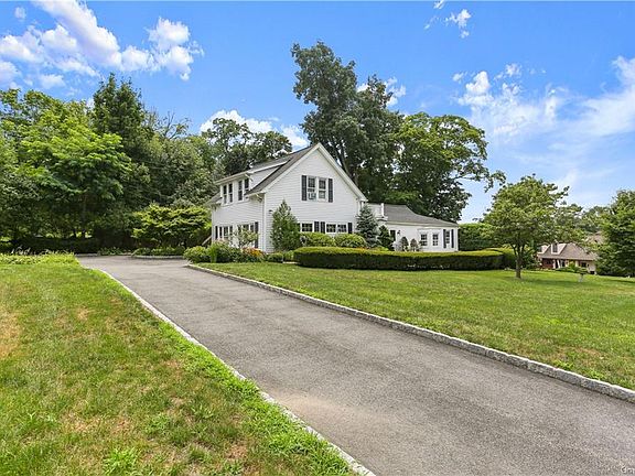 2nd image of 313 Knollwood Road Ext