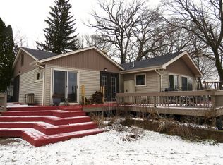 619 Spring Rd, Ingleside, IL 60041