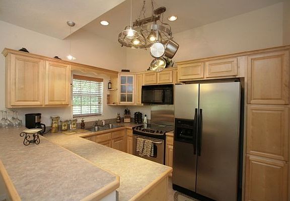 5th image of 43600 Sunset Dr