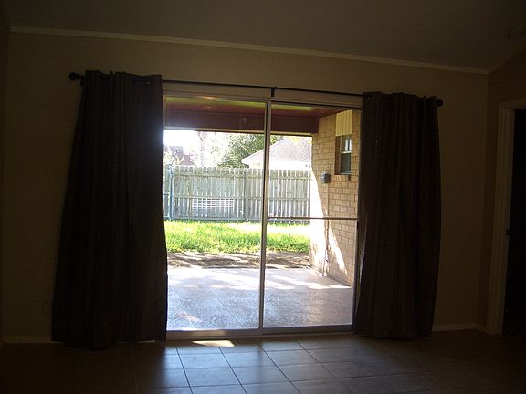 4th image of 1813 Swan Ln