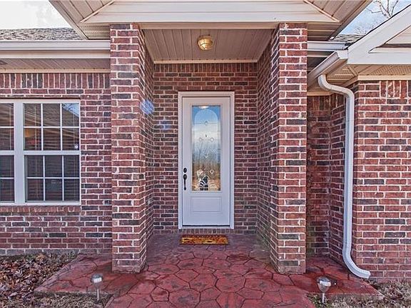 3rd image of 10525 Oak Tree Cir