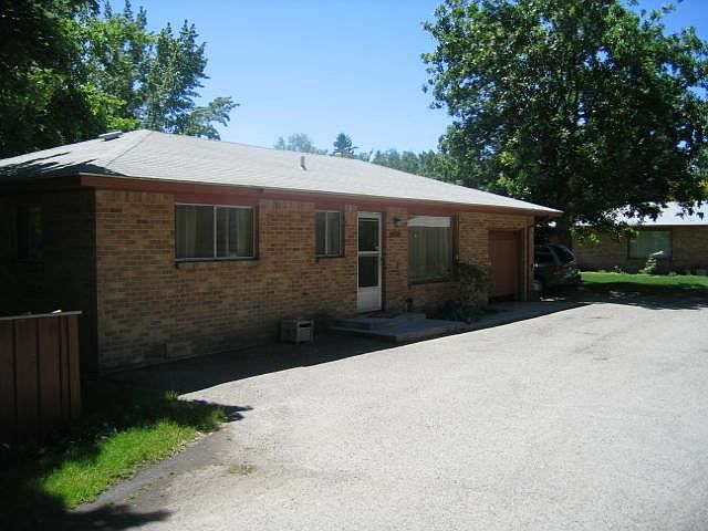 2nd image of 3005-3011 N Tamarack Dr