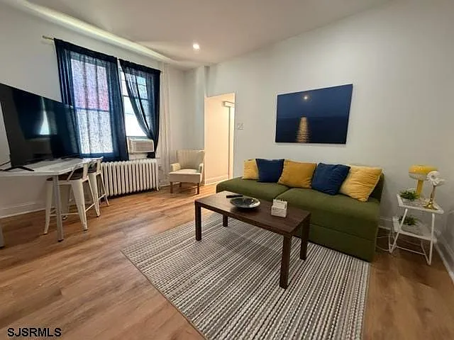 2 bed, 1.0 bath, $2,600 — Photo 3