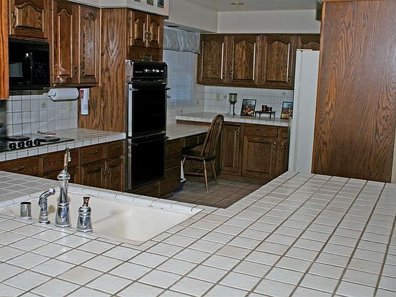 oversized kitchen with counter 