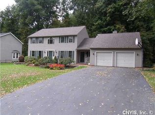 2832 Hiltonwood Rd, Baldwinsville, NY 13027