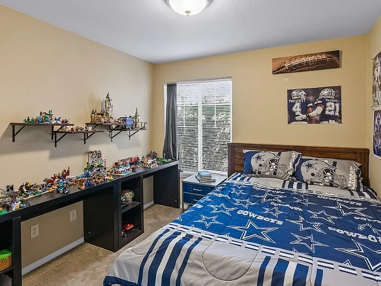 825 Forestglen Dr #D — Photo 6