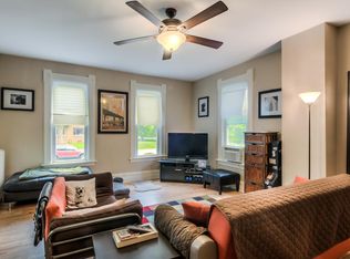 617 Delles Rd APT 1, Wheaton, IL 60187