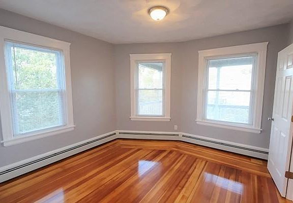 4th image of 493 West Ave #1