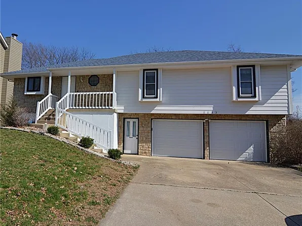 1133 NE Mulberry St, Lees Summit, MO 64086