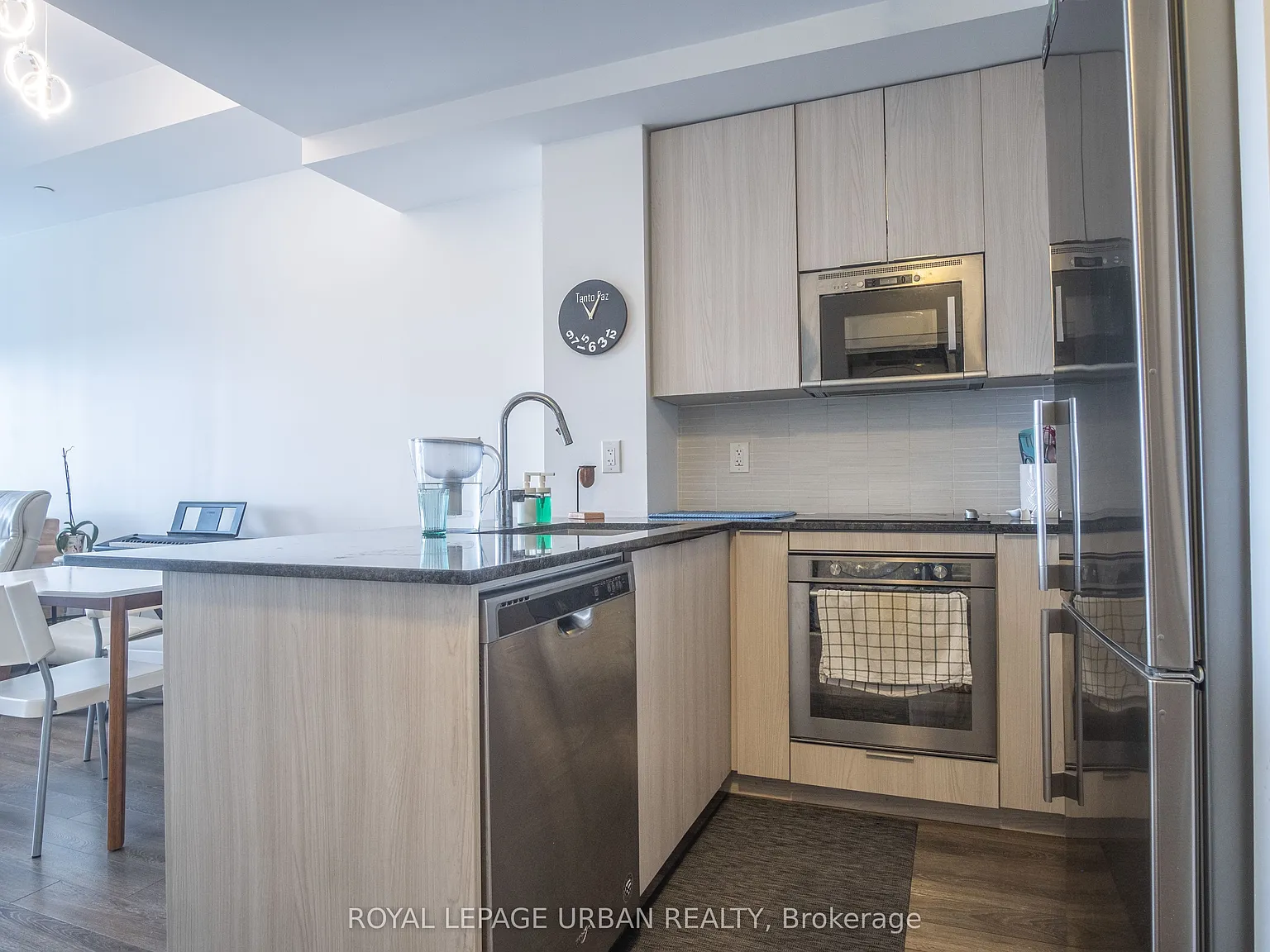 2 bed, $2,400 — Photo 4