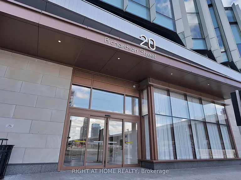 20 Richardson St #11 — Photo 4