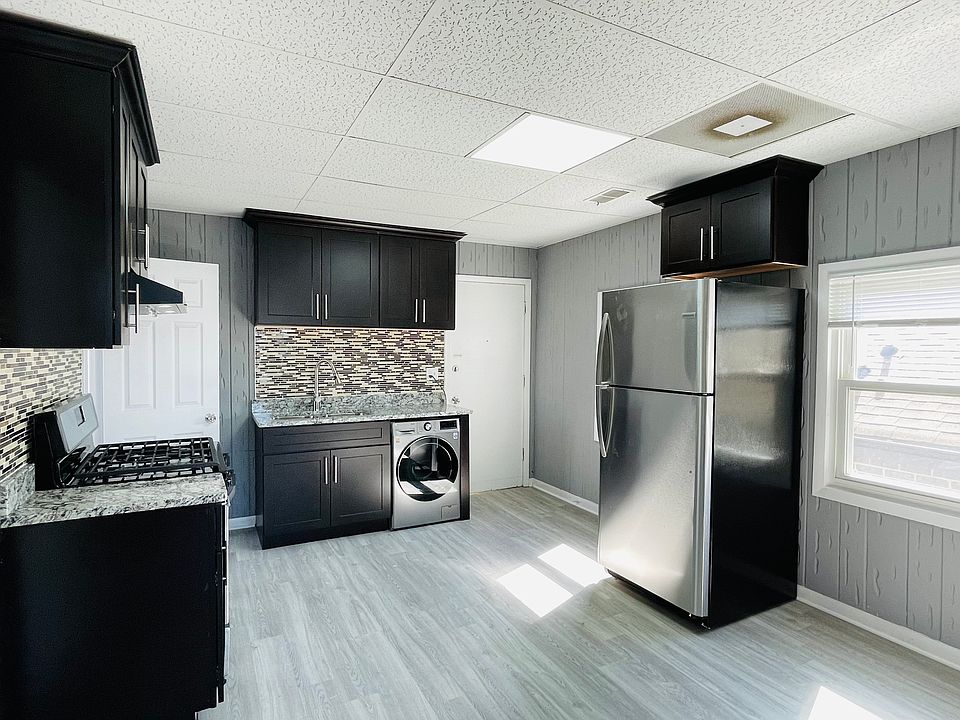 1st image of 3247 S May St #3F