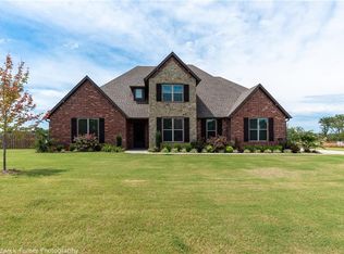 4006 Highplains Dr, Little Flock, AR 72756