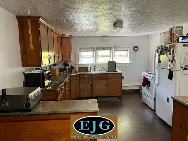 24 Crescent St #4D — Photo 1