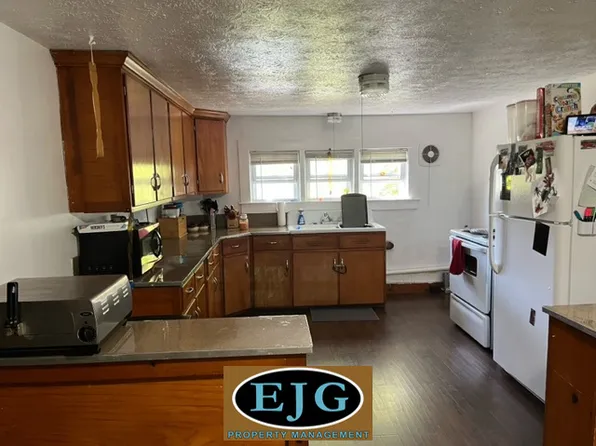 24 Crescent St #4D, Derry, NH 03038