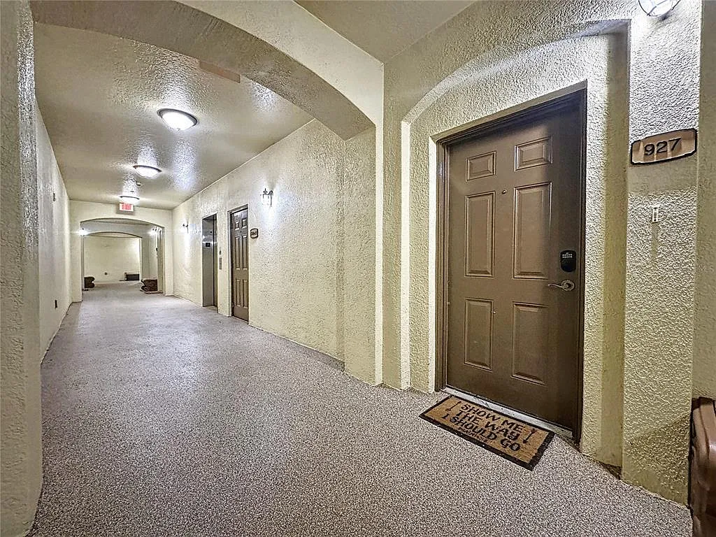 Building Photo - 11564 Mizzon Dr #304