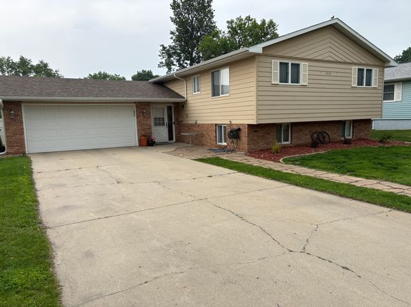 1919 Lincoln Ln