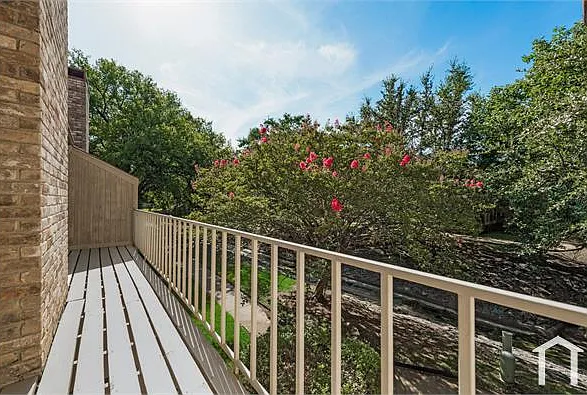 5814 Meadow Wood Ln — Photo 16