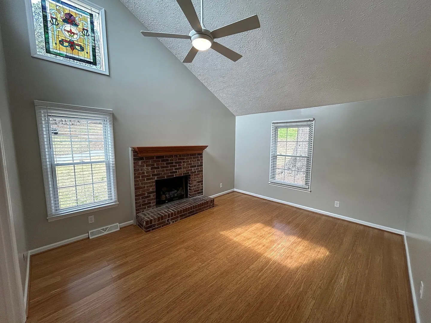 Cozy 3/2 with bonus in East Rome- $1,895 — Photo 4