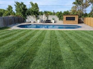 95 Chilton Dr, Hamilton, ON L8J 1L8