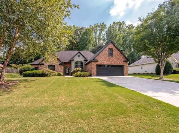 305 Mogie Ln, Acworth, GA 30102
