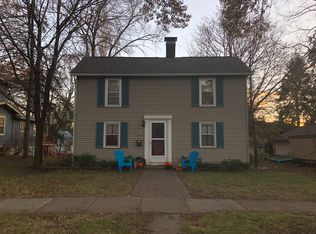 911 Fairchild St, Iowa City, IA 52245