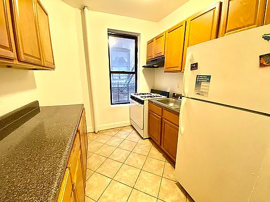 4th image of 550 W 146th St APT 14