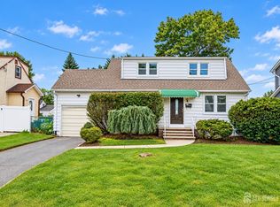 25 Ellwood Rd, East Brunswick, NJ 08816
