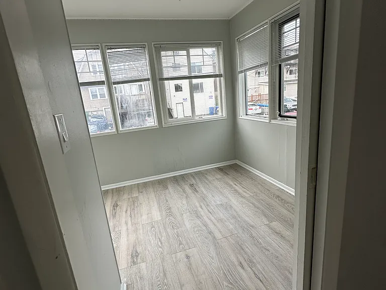 4731 19th Ave NE — Photo 11