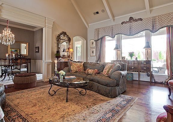 4th image of 6529 Riverhill Dr