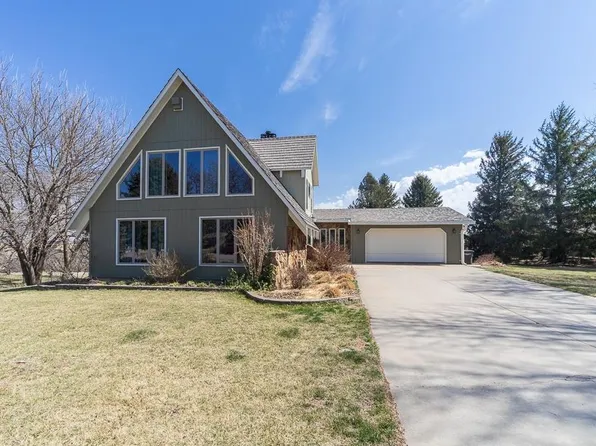 2475 S Deer Trl, Hastings, NE 68901