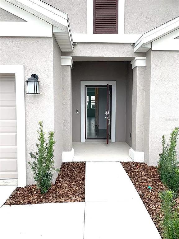 4 bed, 2.0 bath, 1843 sqft, $2,800 — Photo 2