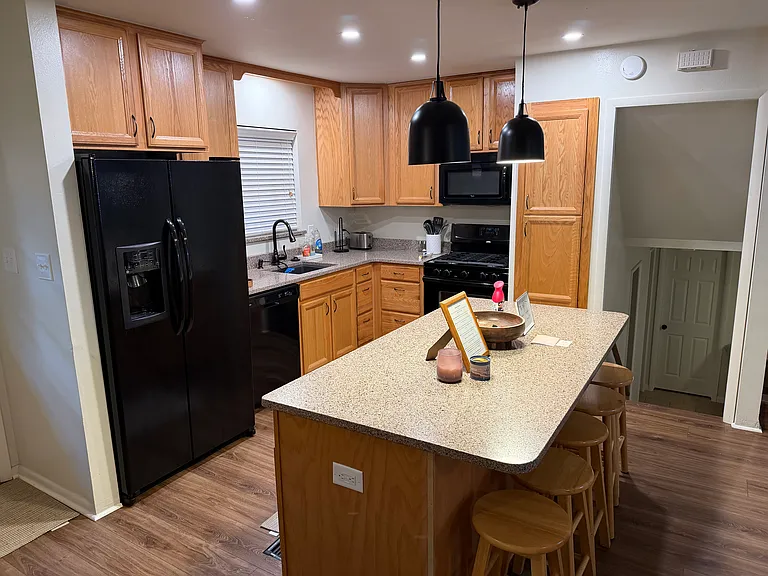 1230 N Lewis Ave — Photo 16