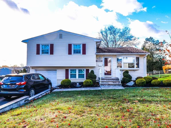 3184 Clark Ln, South Plainfield, NJ 07080