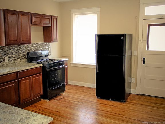 2nd image of 3027 Magnolia Ave #2F