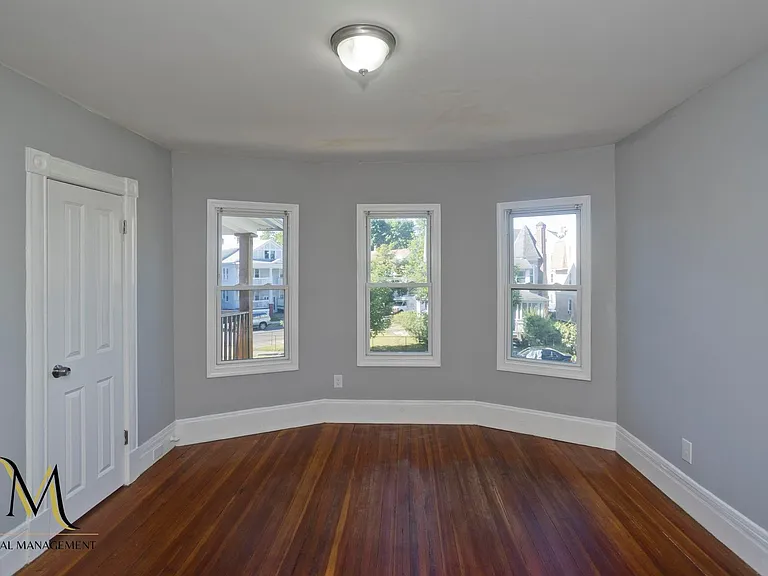 653 Belmont Ave — Photo 8
