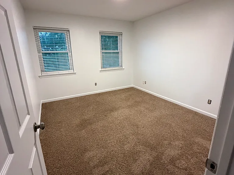 9415 Seasons Dr — Photo 16