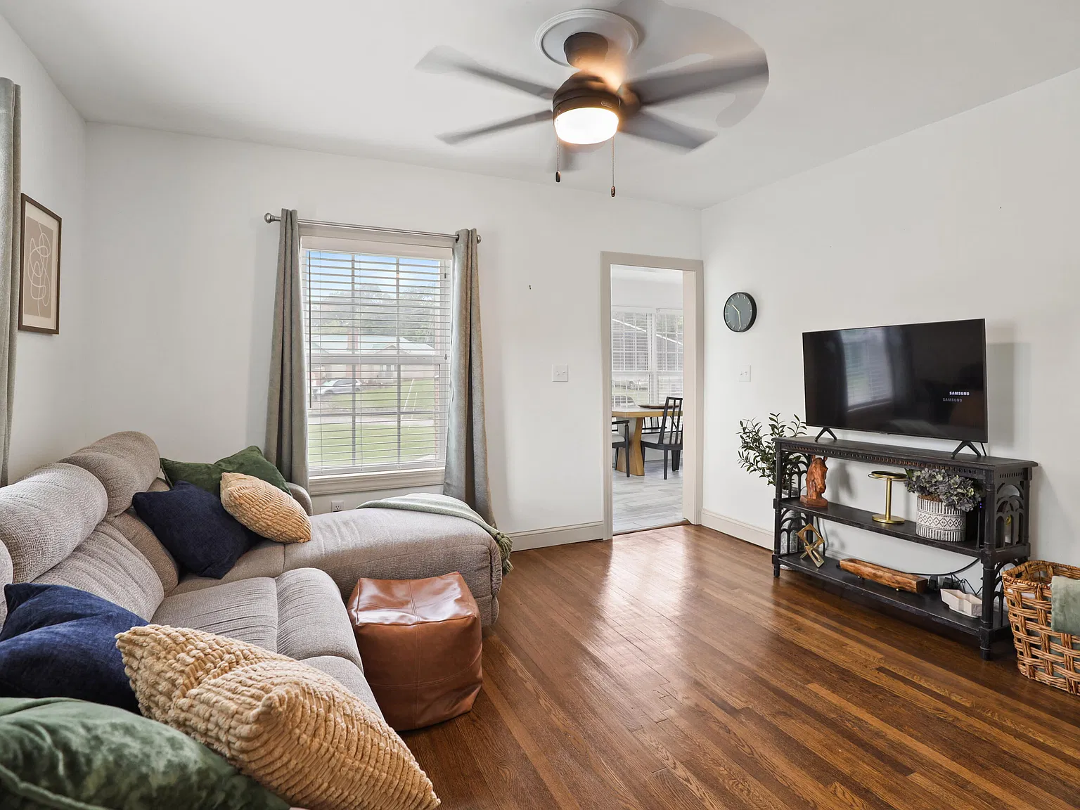 4 bed, 1.0 bath, 1408 sqft, $2,500 — Photo 4