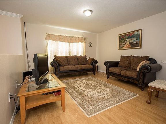5th image of 1109 Chesterfield Ct